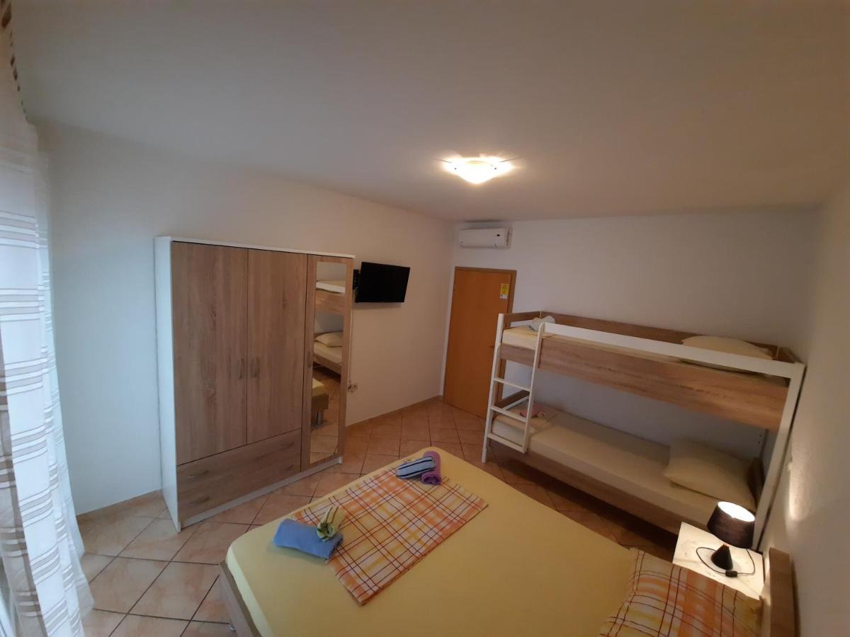 Studio Apartmani Ravlic Макарска Екстериор снимка