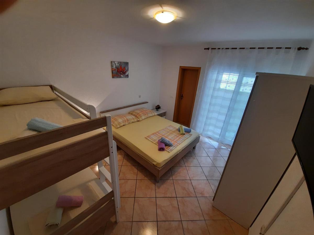 Studio Apartmani Ravlic Макарска Екстериор снимка