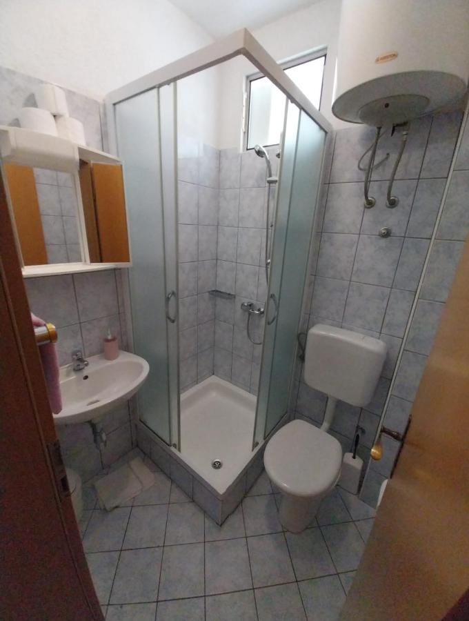 Studio Apartmani Ravlic Макарска Екстериор снимка
