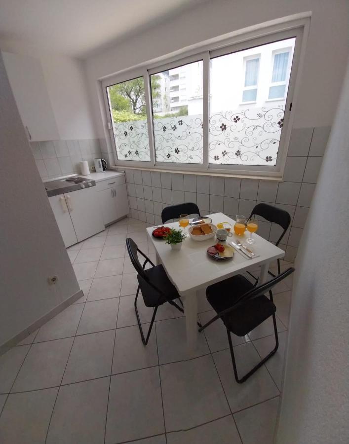 Studio Apartmani Ravlic Макарска Екстериор снимка