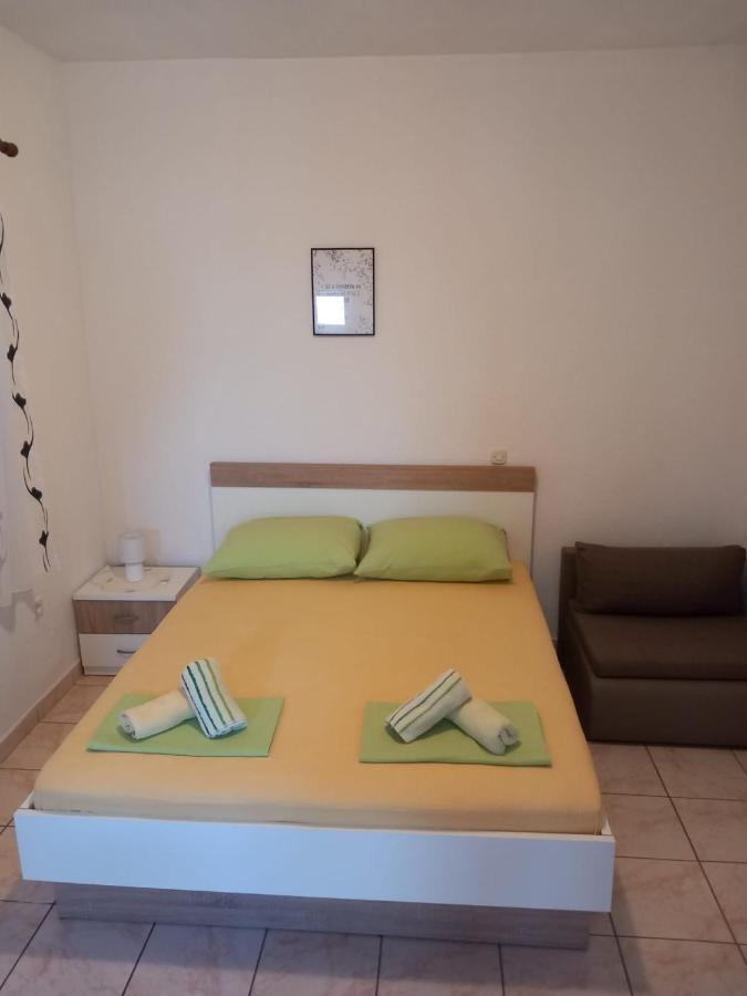 Studio Apartmani Ravlic Макарска Екстериор снимка