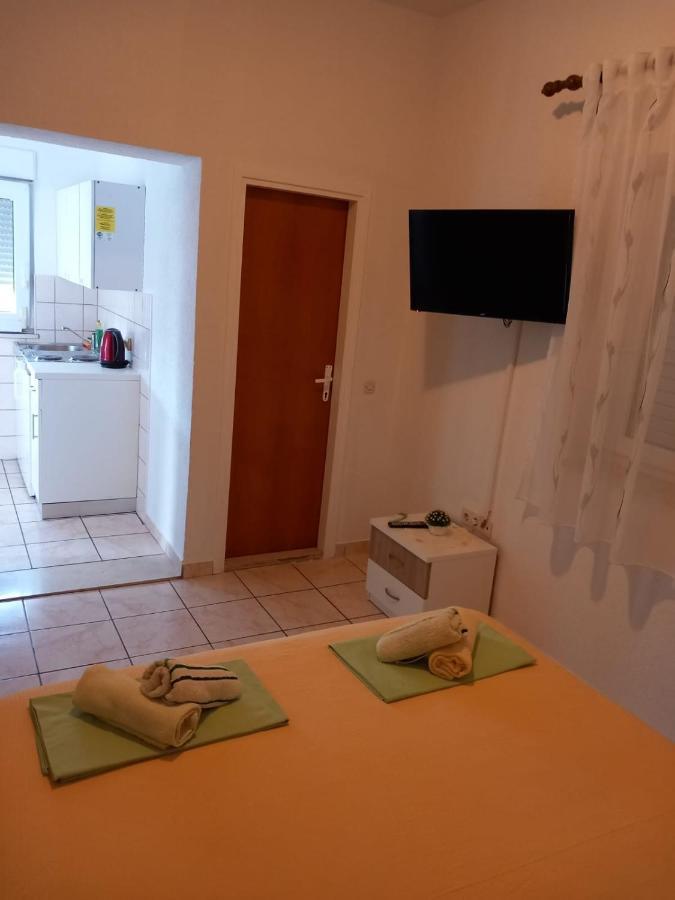 Studio Apartmani Ravlic Макарска Екстериор снимка