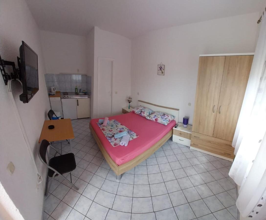 Studio Apartmani Ravlic Макарска Екстериор снимка