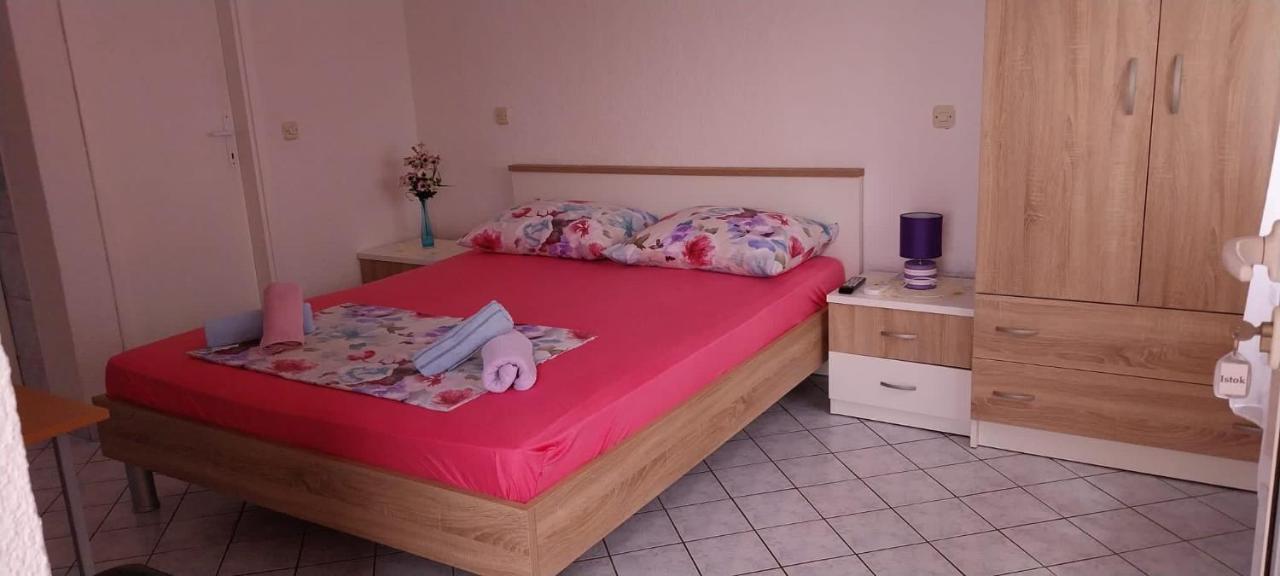 Studio Apartmani Ravlic Макарска Екстериор снимка