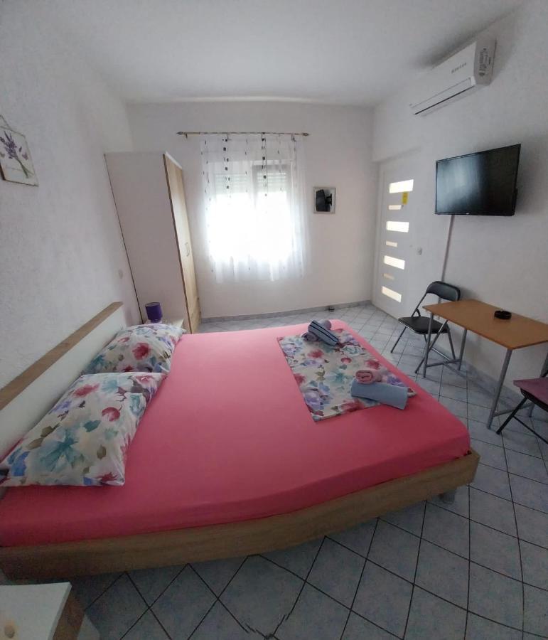 Studio Apartmani Ravlic Макарска Екстериор снимка
