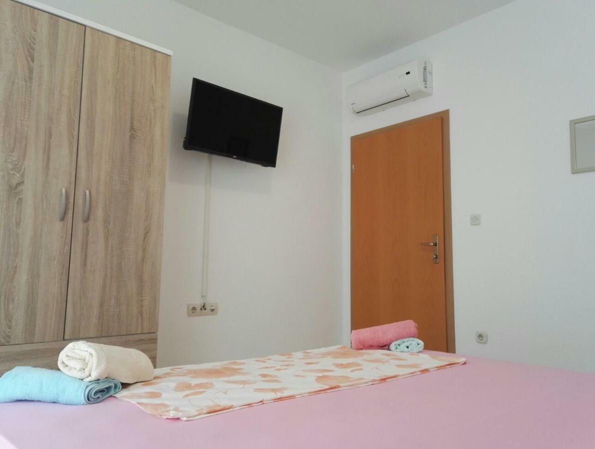 Studio Apartmani Ravlic Макарска Екстериор снимка