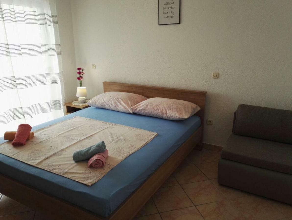 Studio Apartmani Ravlic Макарска Екстериор снимка