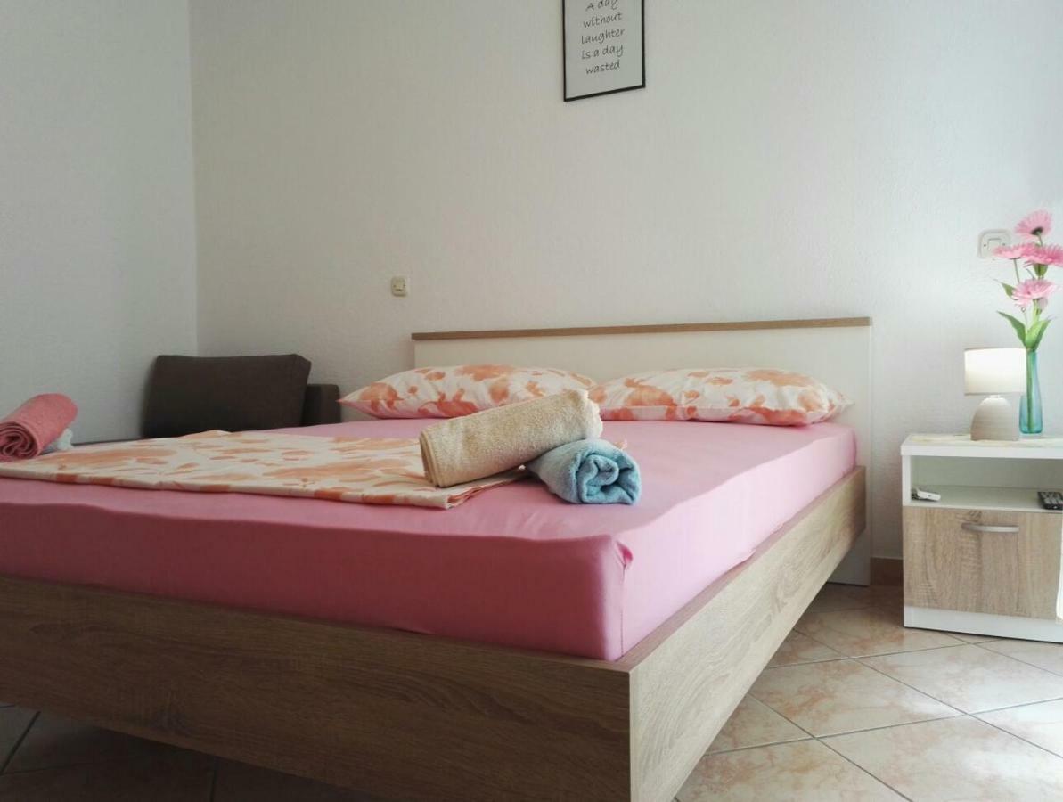 Studio Apartmani Ravlic Макарска Екстериор снимка