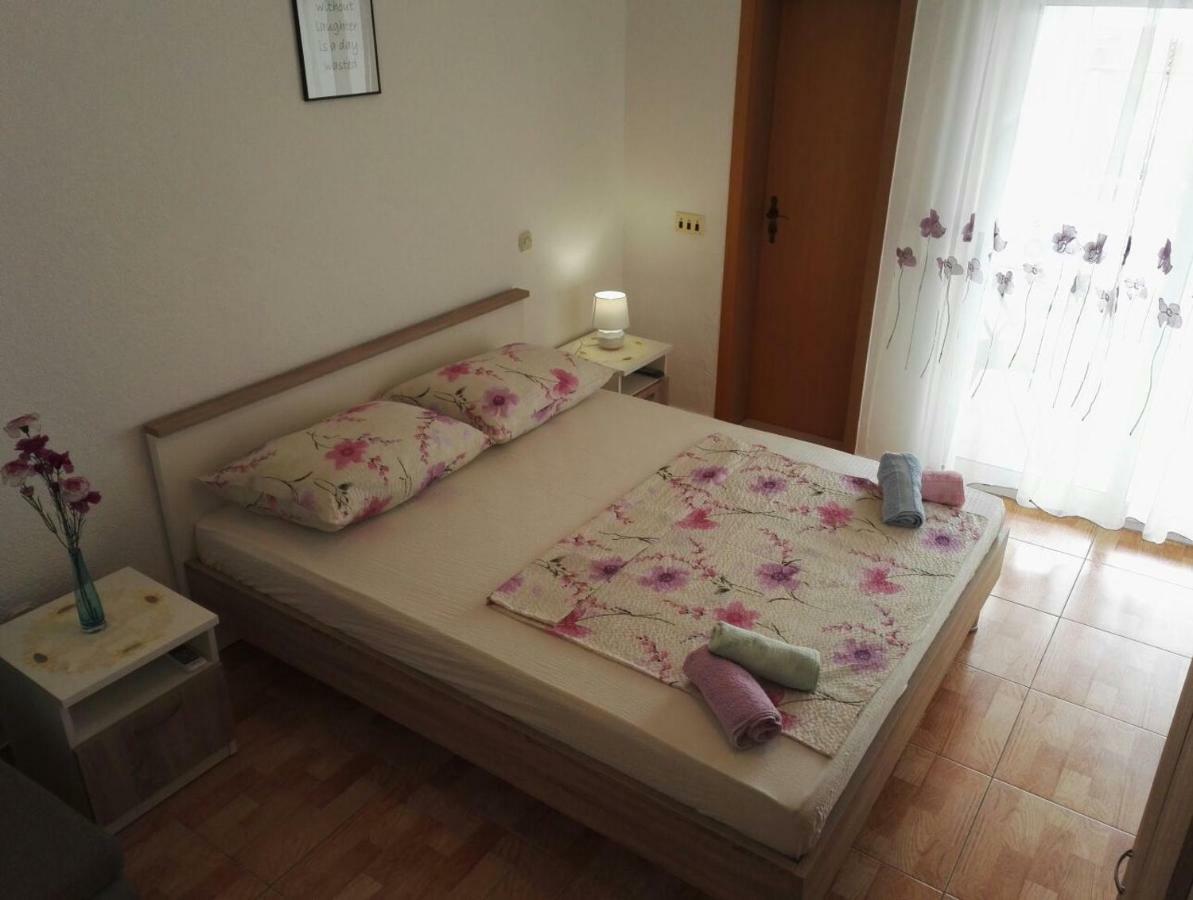 Studio Apartmani Ravlic Макарска Екстериор снимка